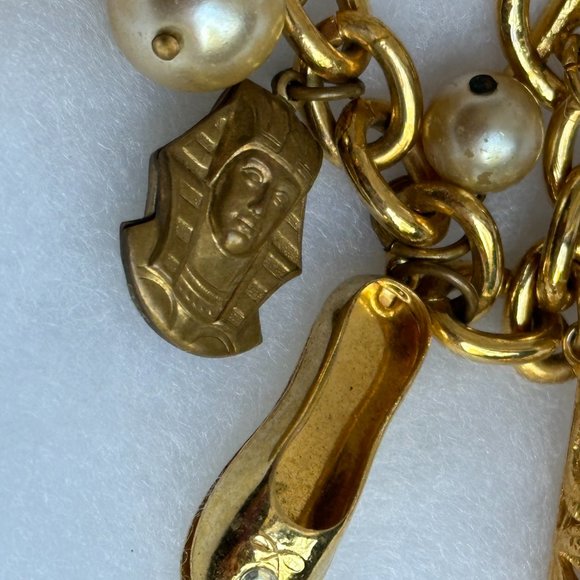 Gorgeous Goldtone Charm Bracelet - Picture 4 of 7